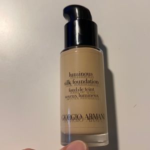 Giorgio Armani Luminous Silk Foundation